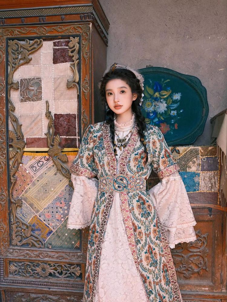 Summer Clothing Girl - Princess Style Ethnic Minority Girl Photography