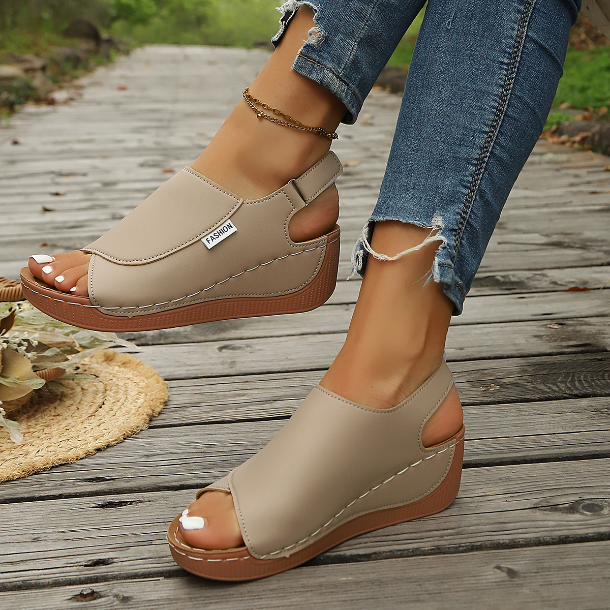 Women's Adjustable Strap Wedge - Summer Closet recensie en prijs